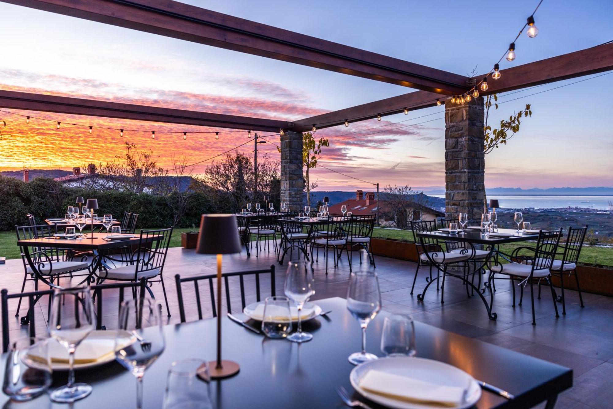Stok - Rooms, Wine & Restaurant - Marezige, Koper Eksteriør billede