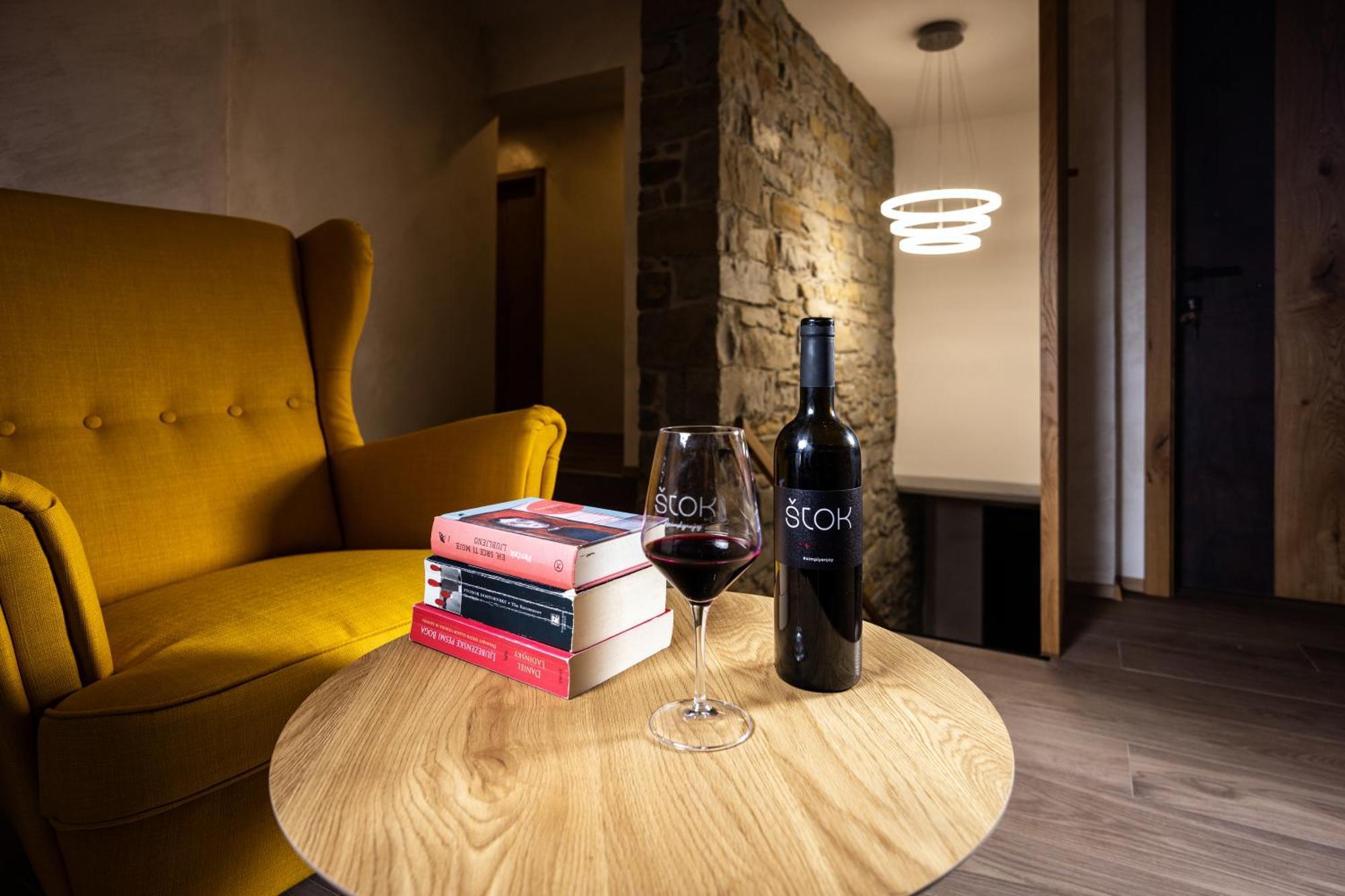 Stok - Rooms, Wine & Restaurant - Marezige, Koper Eksteriør billede