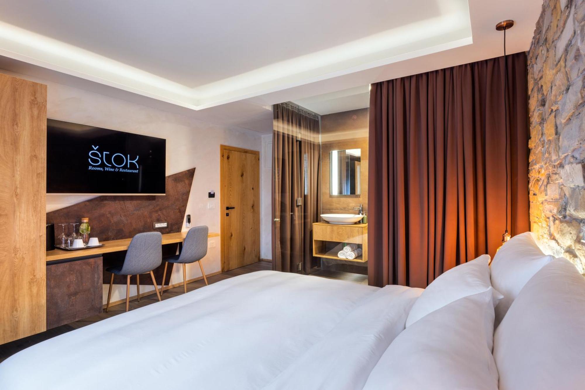 Stok - Rooms, Wine & Restaurant - Marezige, Koper Eksteriør billede